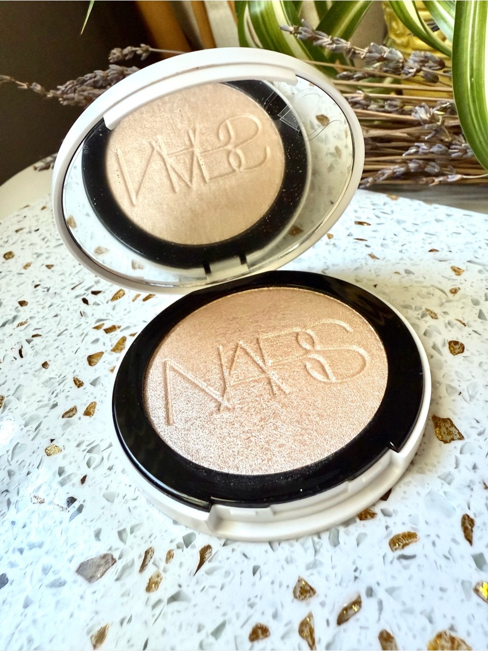 NARS Light Reflecting Luminizing Powder -Eros